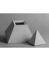 MOULE EN PLÂTRE PYRAMIDE...